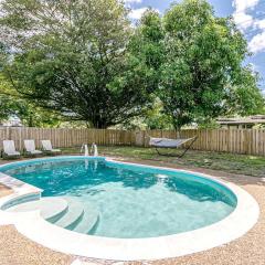 Modern Spacious 5-Bedroom Home with Pool