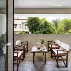 2 bedroom flat next to Acropolis
