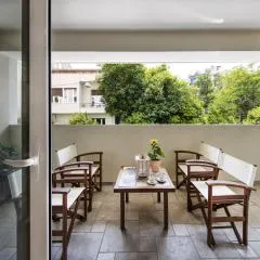 2 bedroom flat next to Acropolis