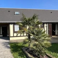 Charmant chalet 4P avec jardin privatif, proche plage et commerces à Merville-Franceville - FR-1-487-333