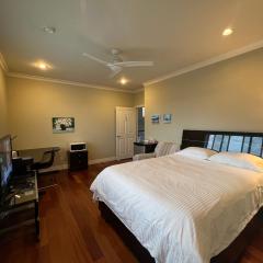 Lucky room, A comfortable suite close to YVR Richmond