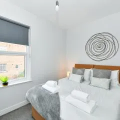 Long Eaton Modern 4bed House