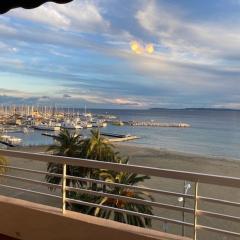 Appartement T2 avec Terrasse Vue Mer au Lavandou - FR-1-308-167