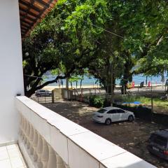 Casa 30mt da praia. Wi-Fi e 3 vagas. Cond fechado