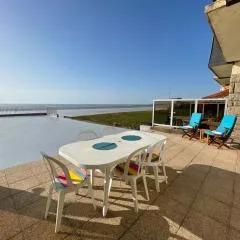 Appartement en bord de mer avec terrasse et parking - FR-1-361-85