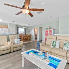 Surfside Paradise Retreat - 3BR and 2BA Duplex, Grill, DOG FRIENDLY - Close to the Beach!
