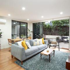 Huge 3 Bed Camperdown Garden Apt w Parking Aircon