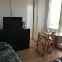 Appartement 2 pièces avec terrasse près de la plage - Merville-Franceville - FR-1-487-311