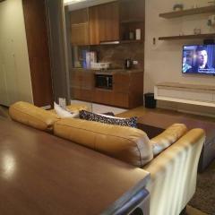 S39- 1 Bedroom Downtown Apt with Balcony and Pool