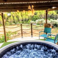 Arche de Noé atypique, bohème , nature, piscine chauffée de Pâques à Toussaint , spa , sauna , loisirs