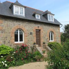 Maison rénovée 100m mer avec WIFI, jardin à Trégastel - FR-1-368-296