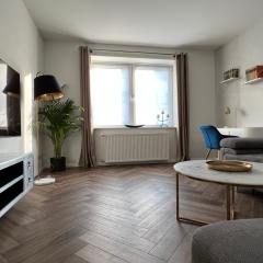 EXKLUSIVE 2 Zimmer EG Wohnung mit Balkon in Top Lage!