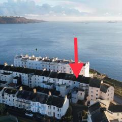Apartment on The Hoe & Coastal Path with Free Parking