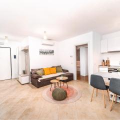 Central 700 square Fructus plaza - Eva apartment