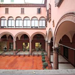 UGO BASSI LUX apartment