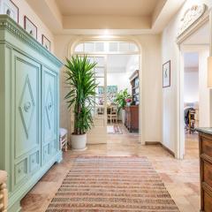 Chic House: stylish and central