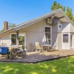 8 person holiday home in Hadsund