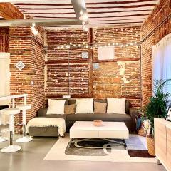 calle Amparo100 Red brick loft for 8 Madrid Lavapies