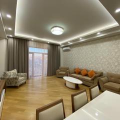 Kajaznuni Street, 3 bedrooms Luxury & Unique apartment QA444