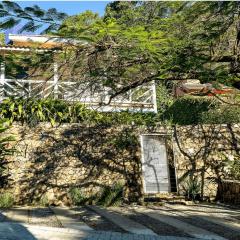 Casas com jacuzzi e churrasqueira a 500 metros da Praia do Perequê na Ilhabela