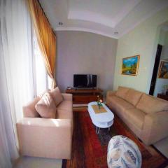 Gated 3BR Residence - 10 mins from Malioboro