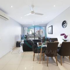 ZEN CENTRAL Ambient 3BR Apt in the Heart of Darwin