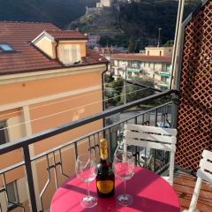 Bike & Sea under castle dreams at Finalborgo
