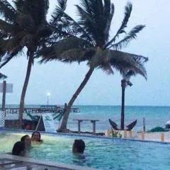 Beach Club Budget Rooms at Popeyes Caye Caulker
