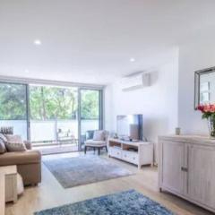 Envy 11 Luxe 1BR Apt Braddon WiFi Netflix Wine Secure Parking Canberra