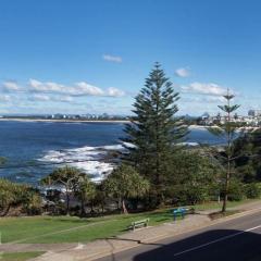 Wickham Point Unit 4 Kings Beach QLD