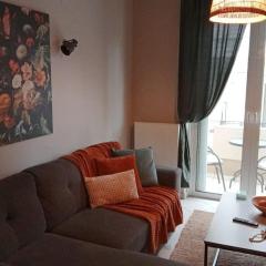 Central Artistic 2-Bedroom Apartment 79sqm