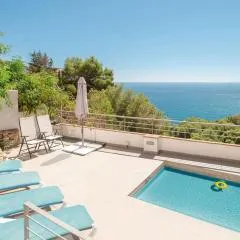 Sunny house with great sea views, 3 terraces, private heated pool and sauna