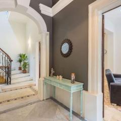 Spacious 4-Bedrooms Townhouse in Tas-Sliema