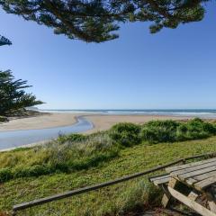 Waipuka - Ocean Beach Holiday Home