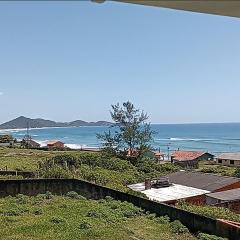 Casa Oryba pertinho do mar da Ribanceira em Imbituba