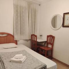 30-3- Бюджетная КОМНАТА в квартире для 2 человека, Alicante