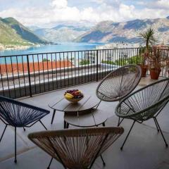 Design flat with impressive Boka bay view