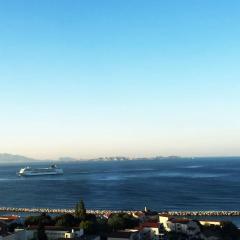 Superbe terrasse avec vue panoramique sur la mer