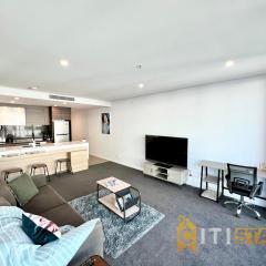 Light & Lovely in Canberra's CBD - 1BR Apt w/Carsp