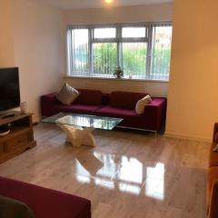 Lovely 3 Bedroom Entire Home With Street Parking - Close to NEC, BHX Airport - Sleeps 6 Guests IDEAL FOR CONTRACTORS & FAMILIES