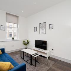 High spec 2 Bed apartment w/parking available