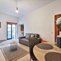 Downtown Apartment (center)