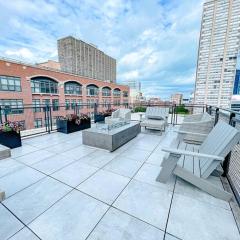 Modern 2BR in South Loop Near Soldier Field, Grant Park, Downtown, & Lakefront Trail