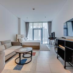 Stylish studio in Marquise Square Tower