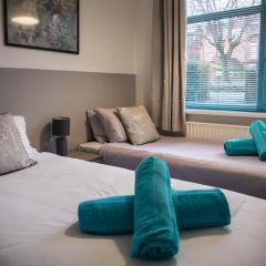 Fishpond Drive The Park Nottingham, Charming Apartment with FREE PARKING and Walk to City Centre