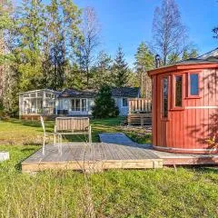 3 Bedroom Cozy Home In Morgongåva