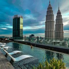 KLCC luxury sky pool apartment