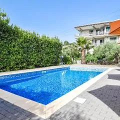 Stunning Apartment In Santa Venerina
