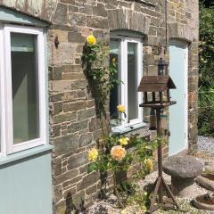 Spacious 1 bedroom cottage between coasts