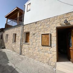 Eftis - Renovated Traditional House